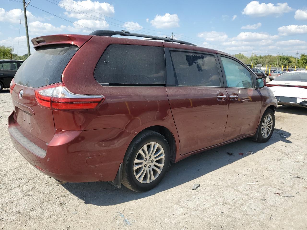 2016 TOYOTA SIENNA