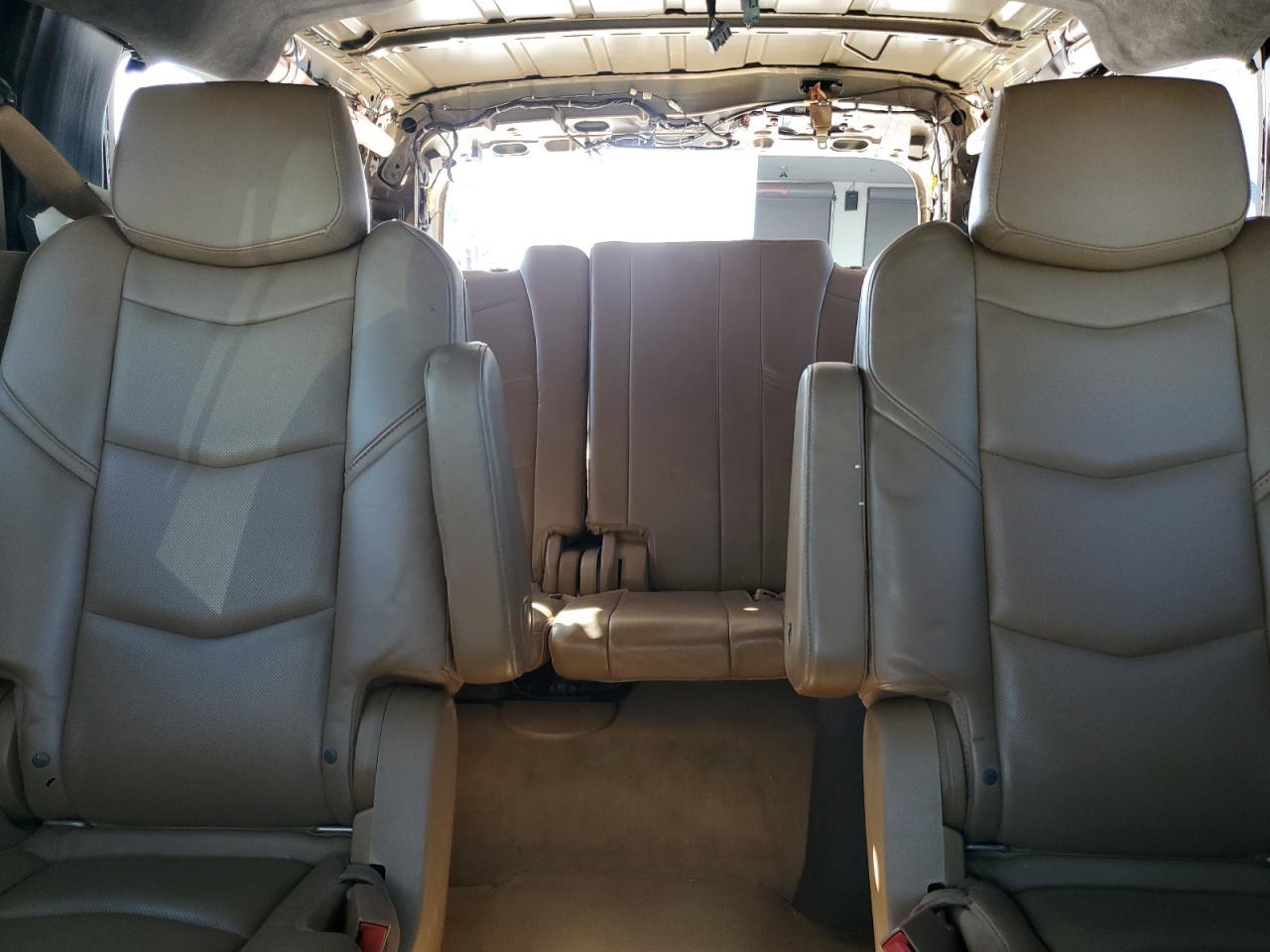 2017 CADILLAC Escalade ESV