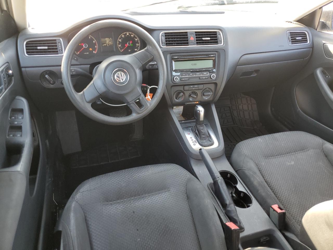 2011 VOLKSWAGEN JETTA
