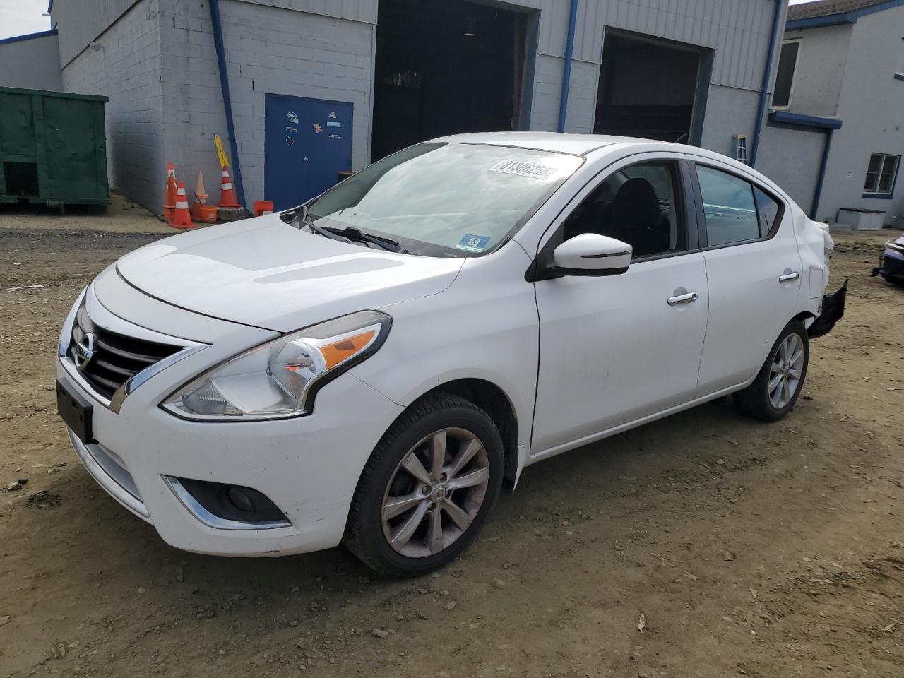 2015 NISSAN VERSA