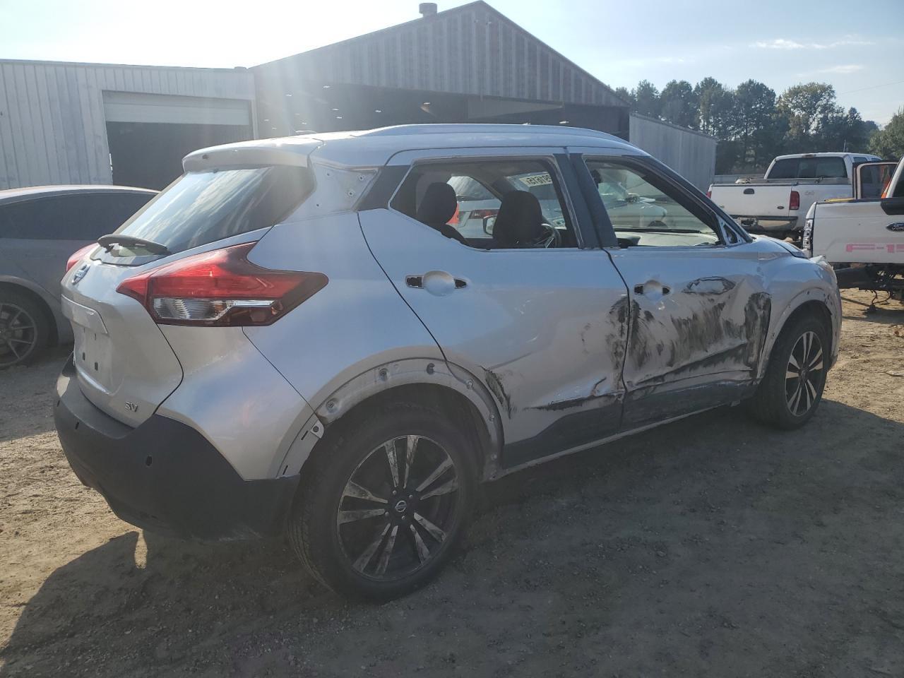 2020 NISSAN KICKS