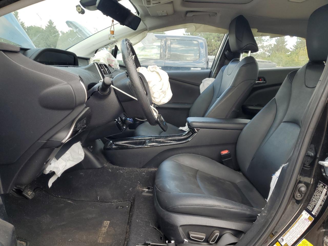 2016 TOYOTA PRIUS