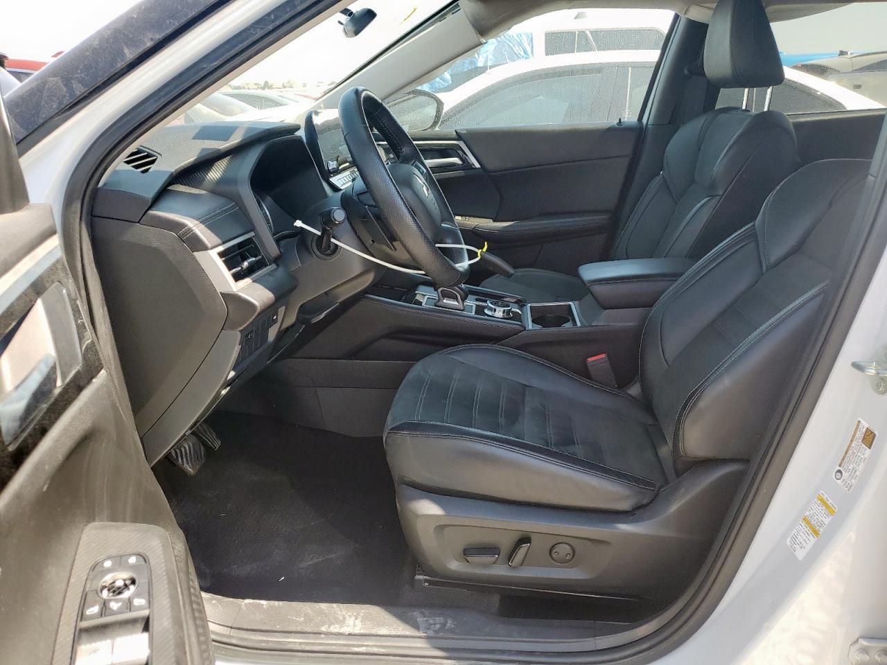 2024 MITSUBISHI outlander