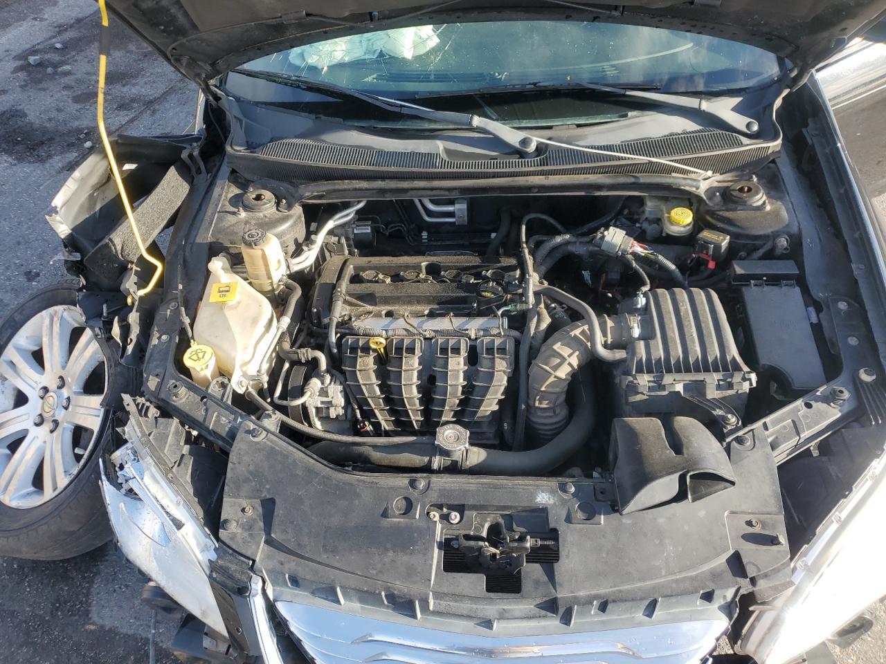 2011 CHRYSLER 200
