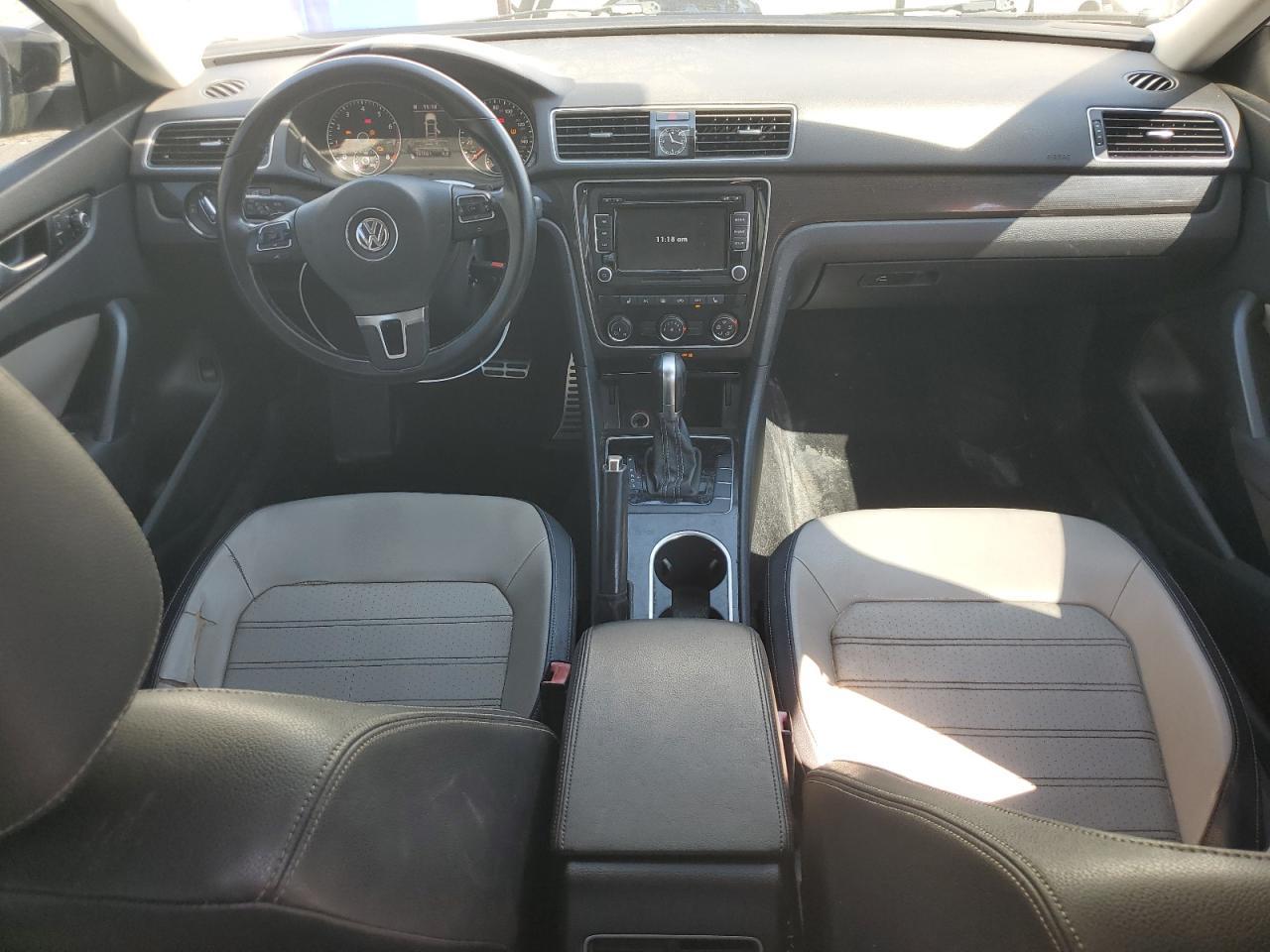 2015 VOLKSWAGEN Passat
