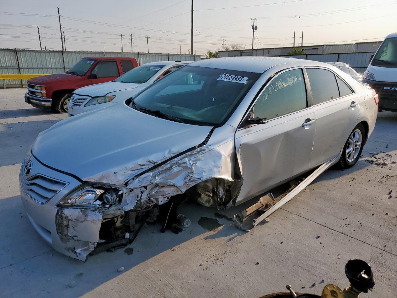 2011 TOYOTA CAMRY