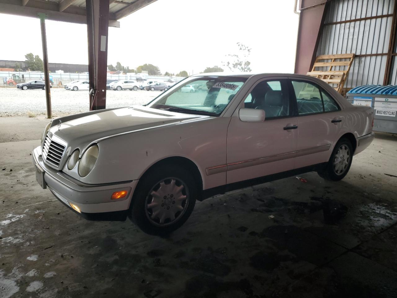1997 MERCEDES-BENZ E-Class