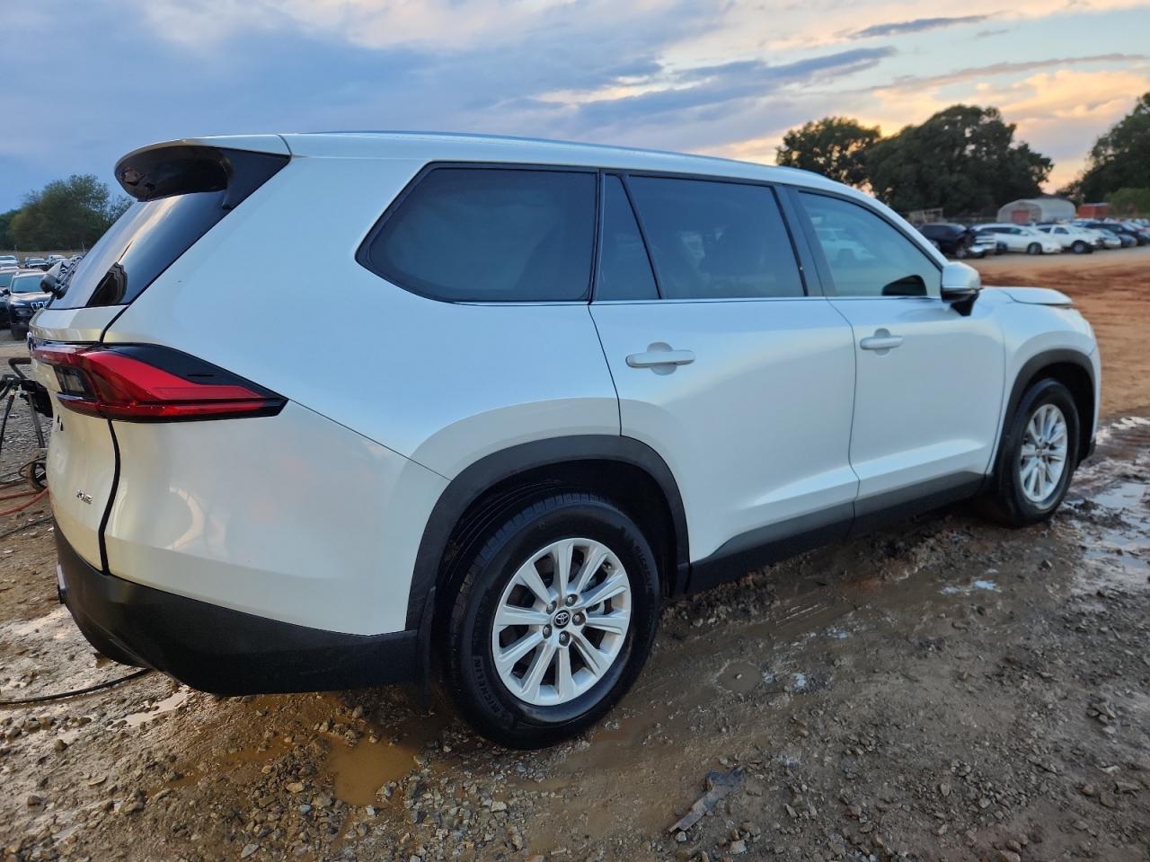 2024 TOYOTA HIGHLANDER