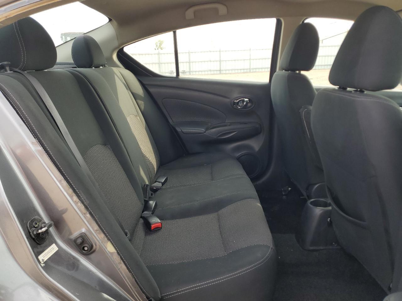 2017 NISSAN VERSA