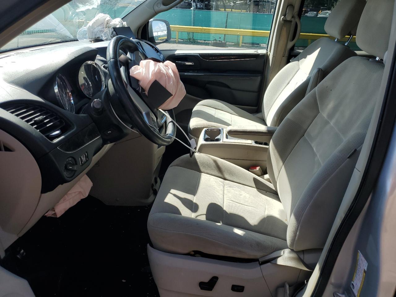 2012 CHRYSLER Town & Country