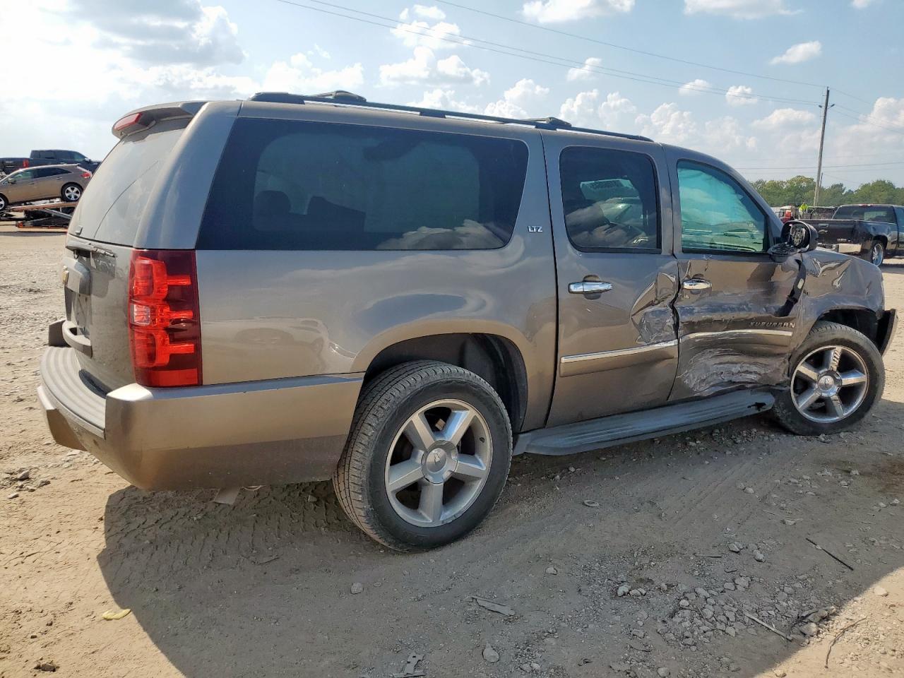 2014 CHEVROLET Suburban