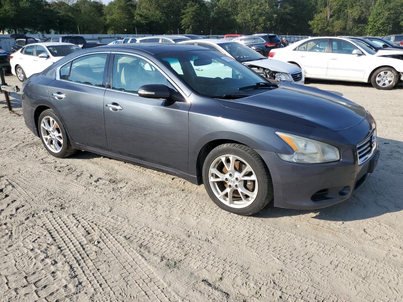 2013 NISSAN Maxima