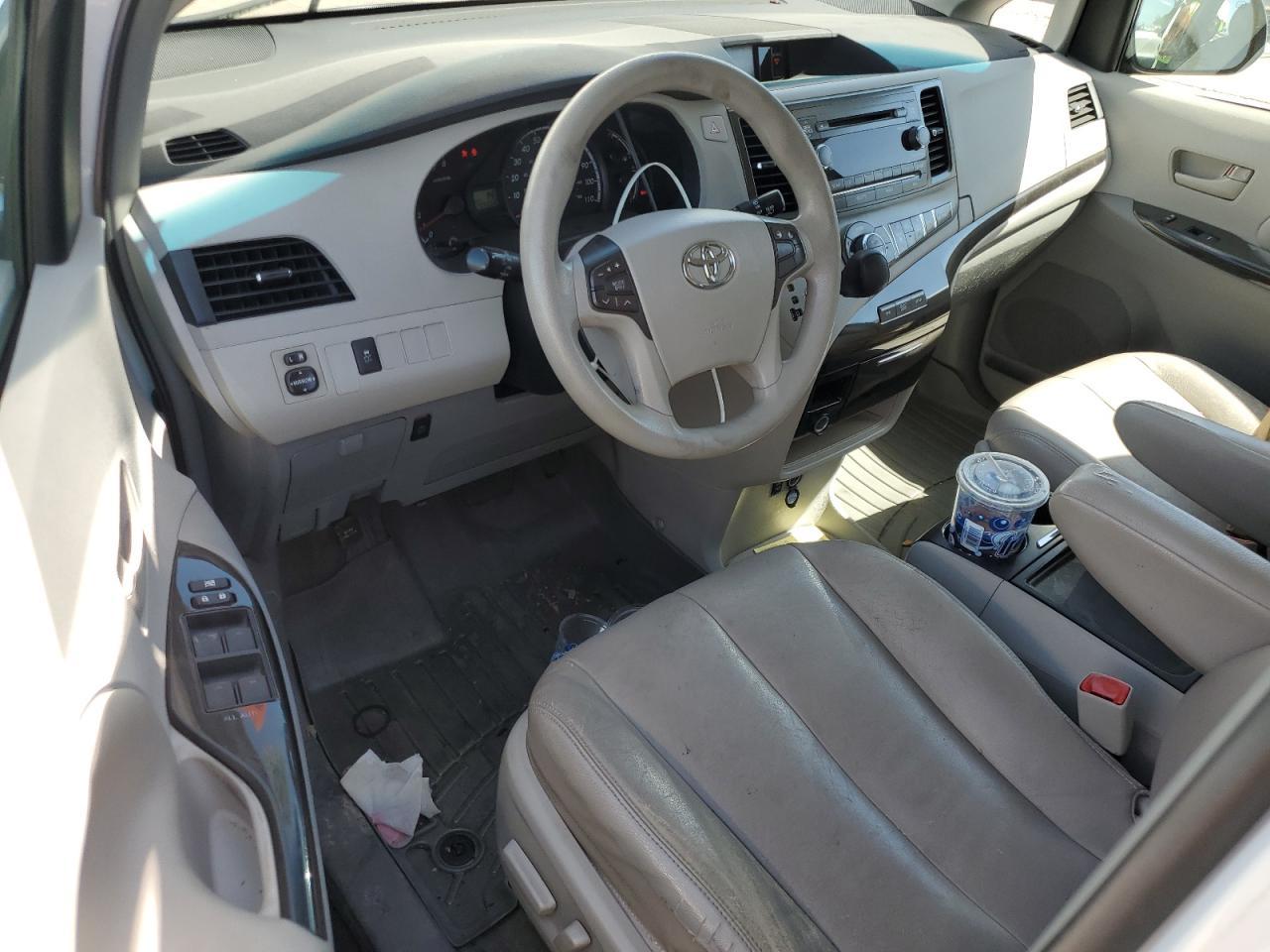 2013 TOYOTA SIENNA