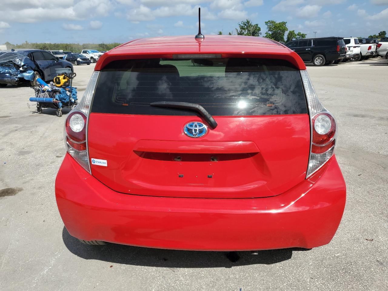 2014 TOYOTA Prius c