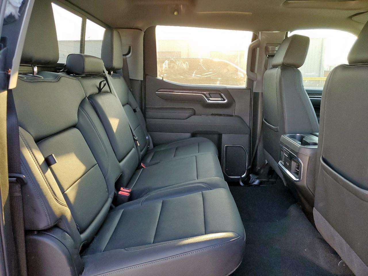 2025 CHEVROLET Silverado
