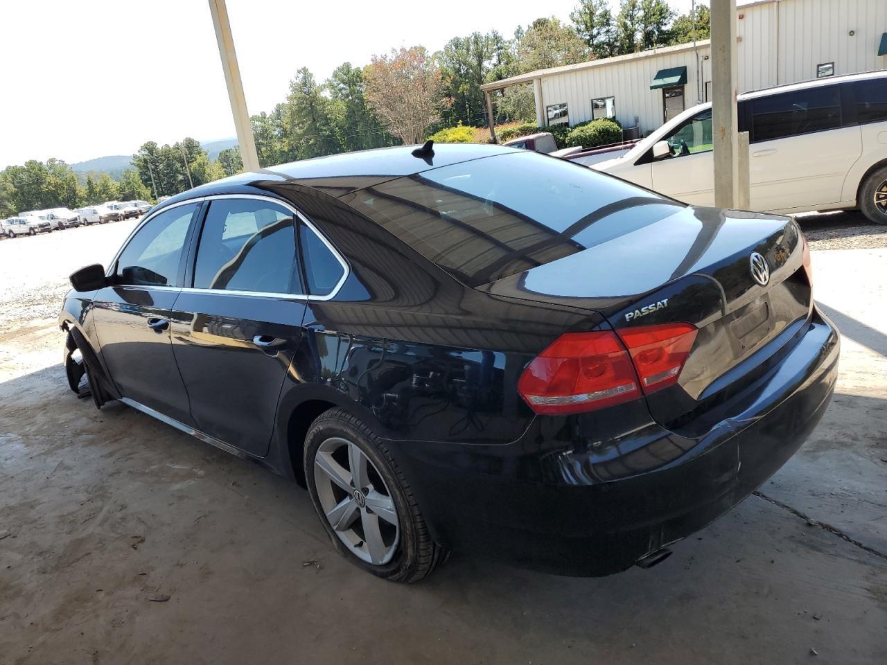 2013 VOLKSWAGEN Passat