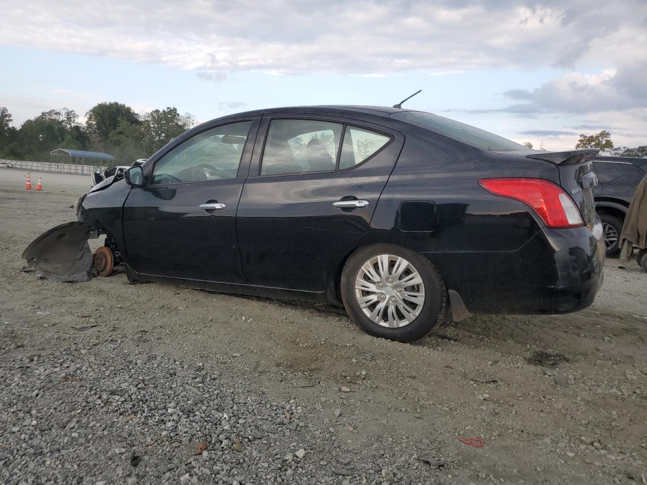 2016 NISSAN VERSA
