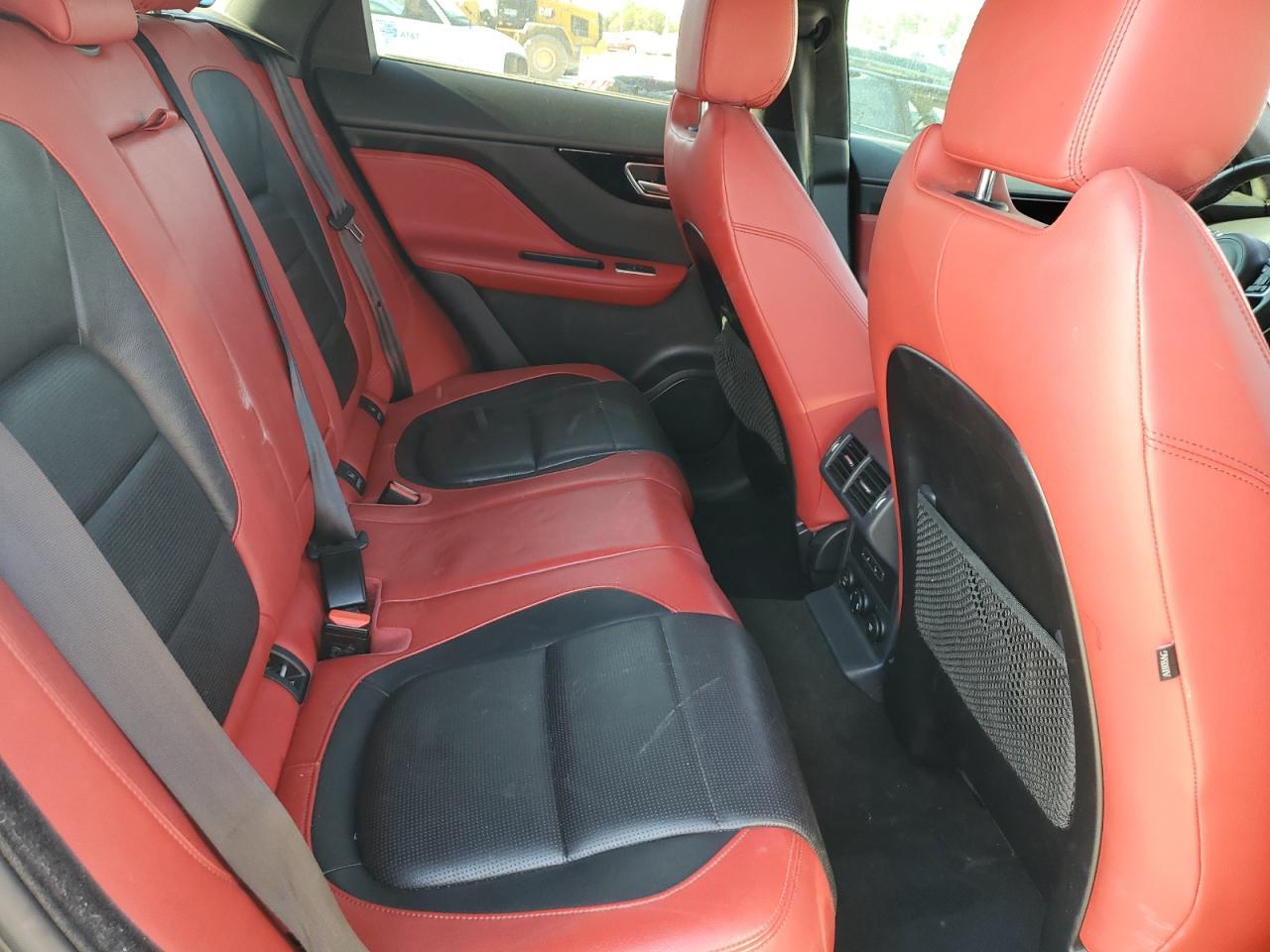 2019 JAGUAR F-Pace