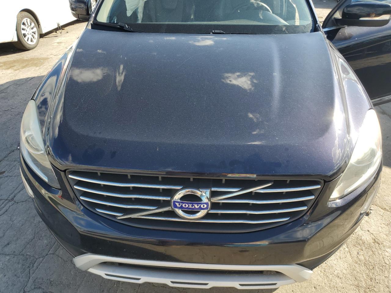 2017 VOLVO XC60