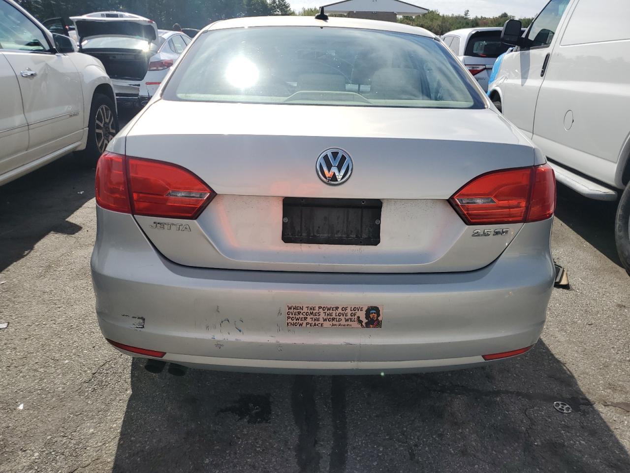 2011 VOLKSWAGEN JETTA