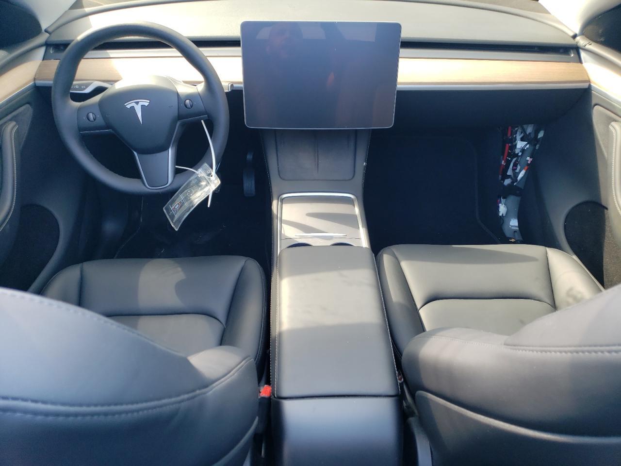 2025 TESLA MODEL Y