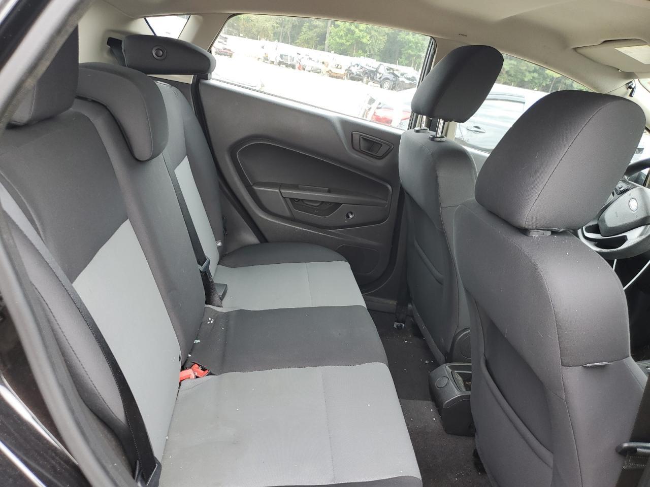 2015 FORD Fiesta