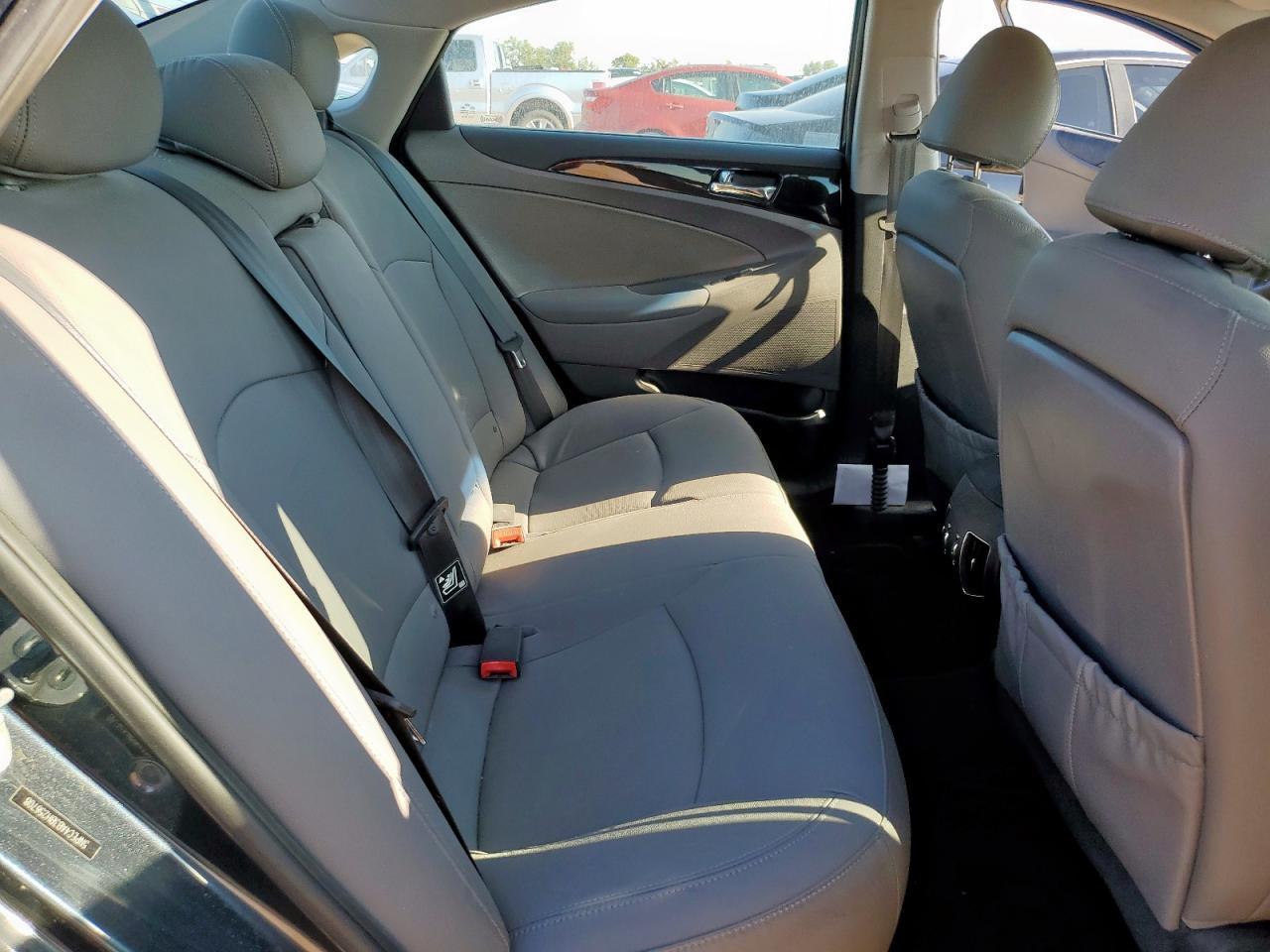 2011 HYUNDAI SONATA