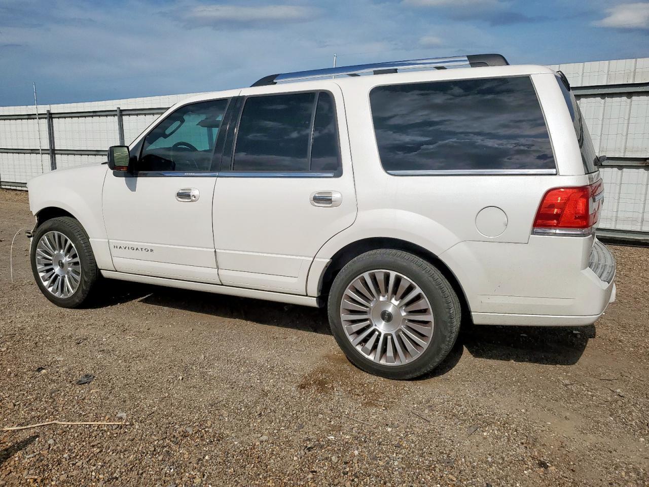 2015 LINCOLN Navigator