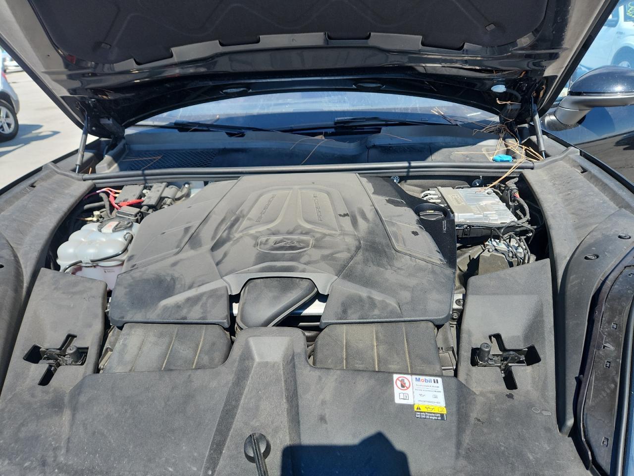 2024 PORSCHE CAYENNE