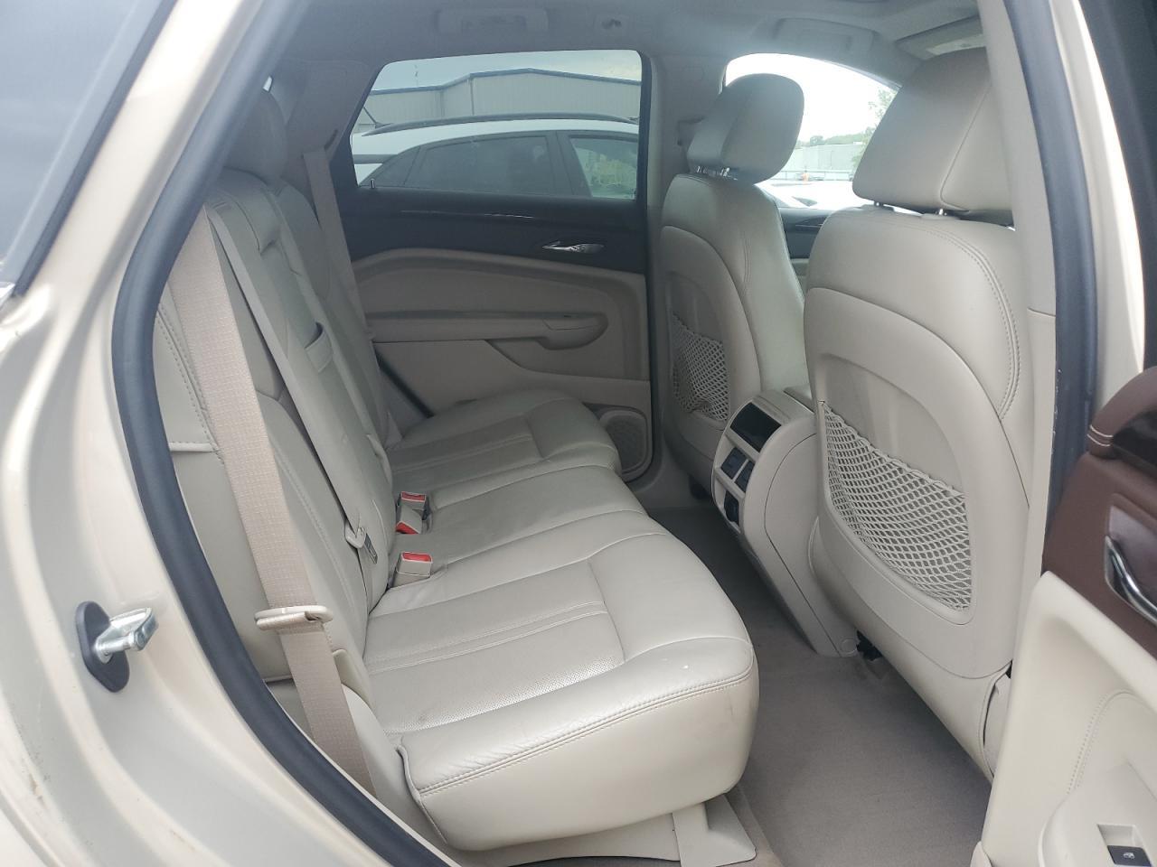 2010 CADILLAC SRX