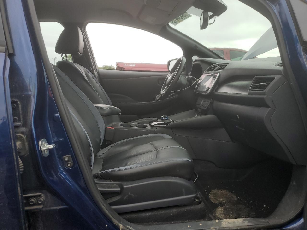 2019 NISSAN LEAF