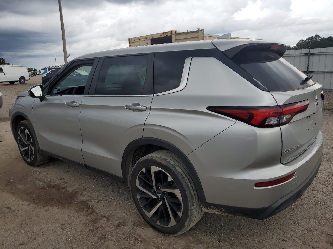 2022 MITSUBISHI outlander