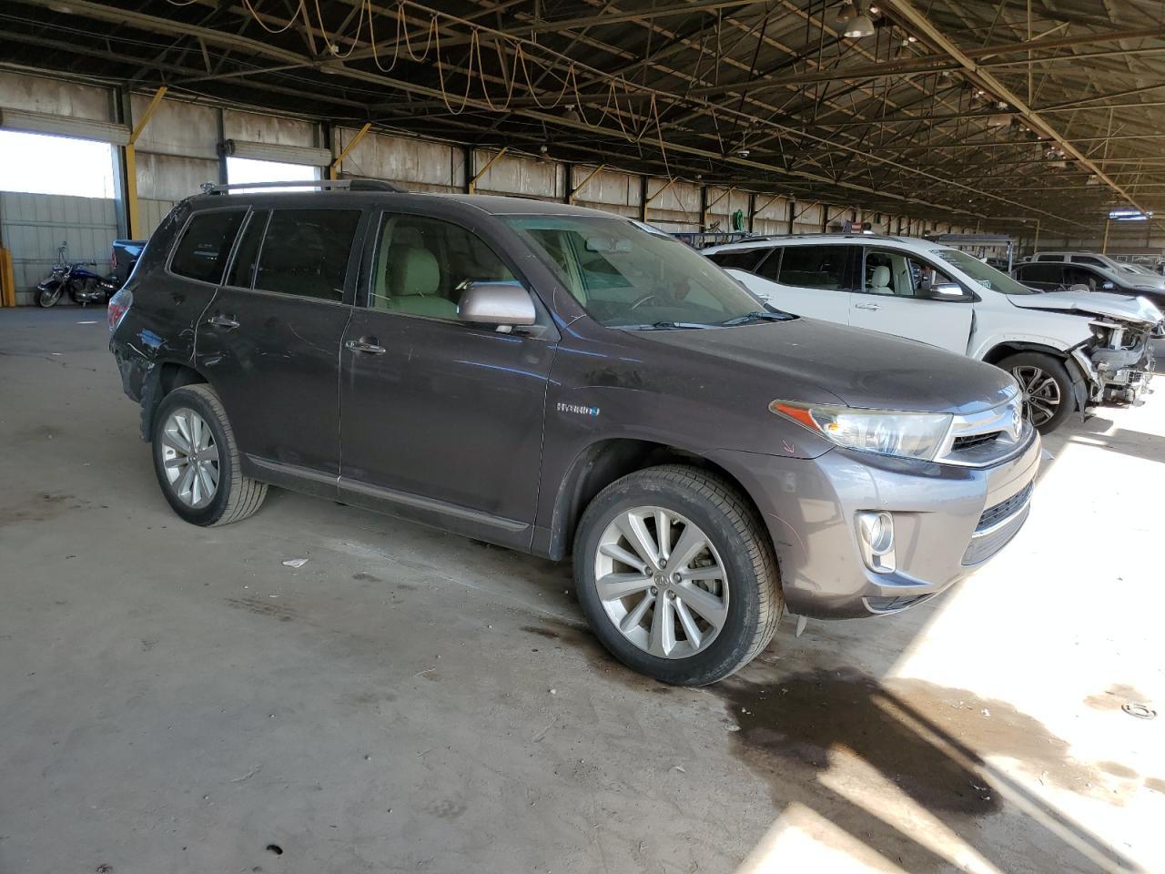 2013 TOYOTA HIGHLANDER