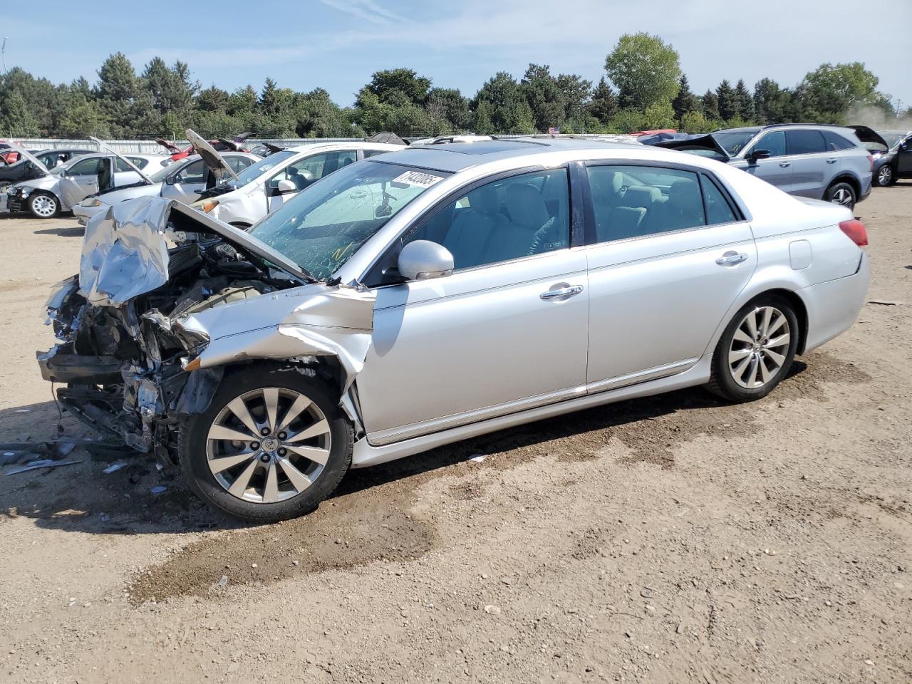 2011 TOYOTA Avalon