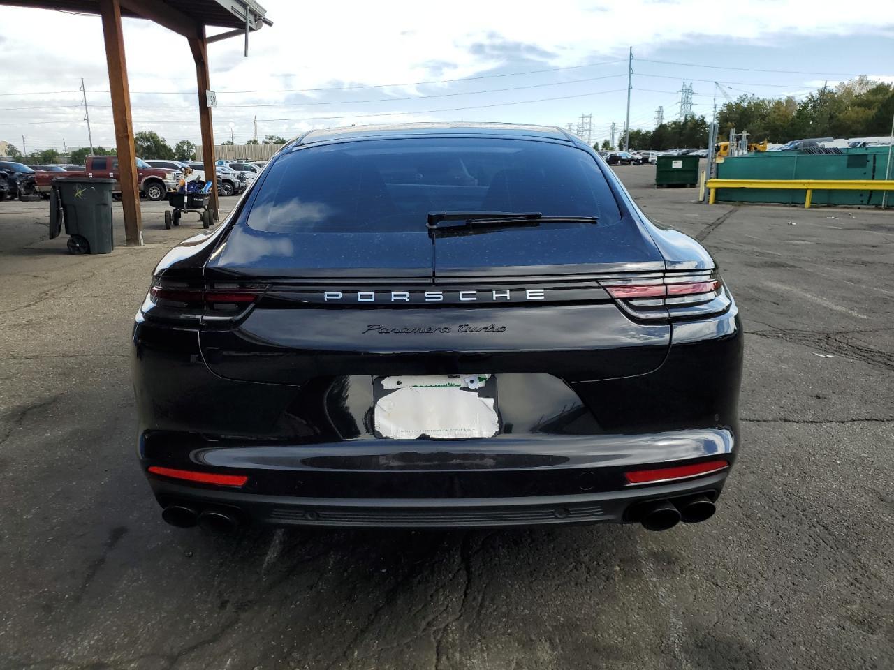 2017 PORSCHE Panamera