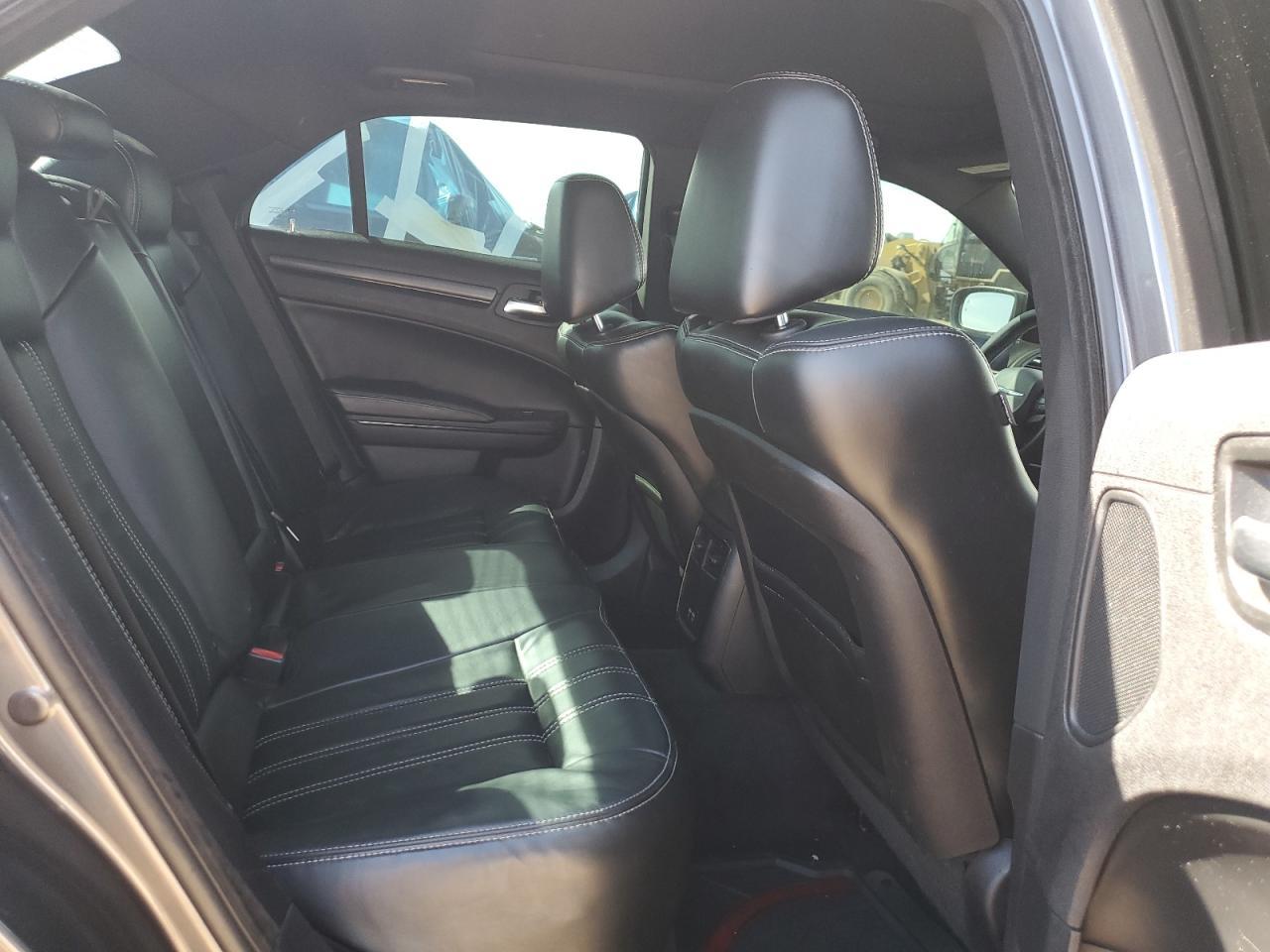 2016 CHRYSLER 300
