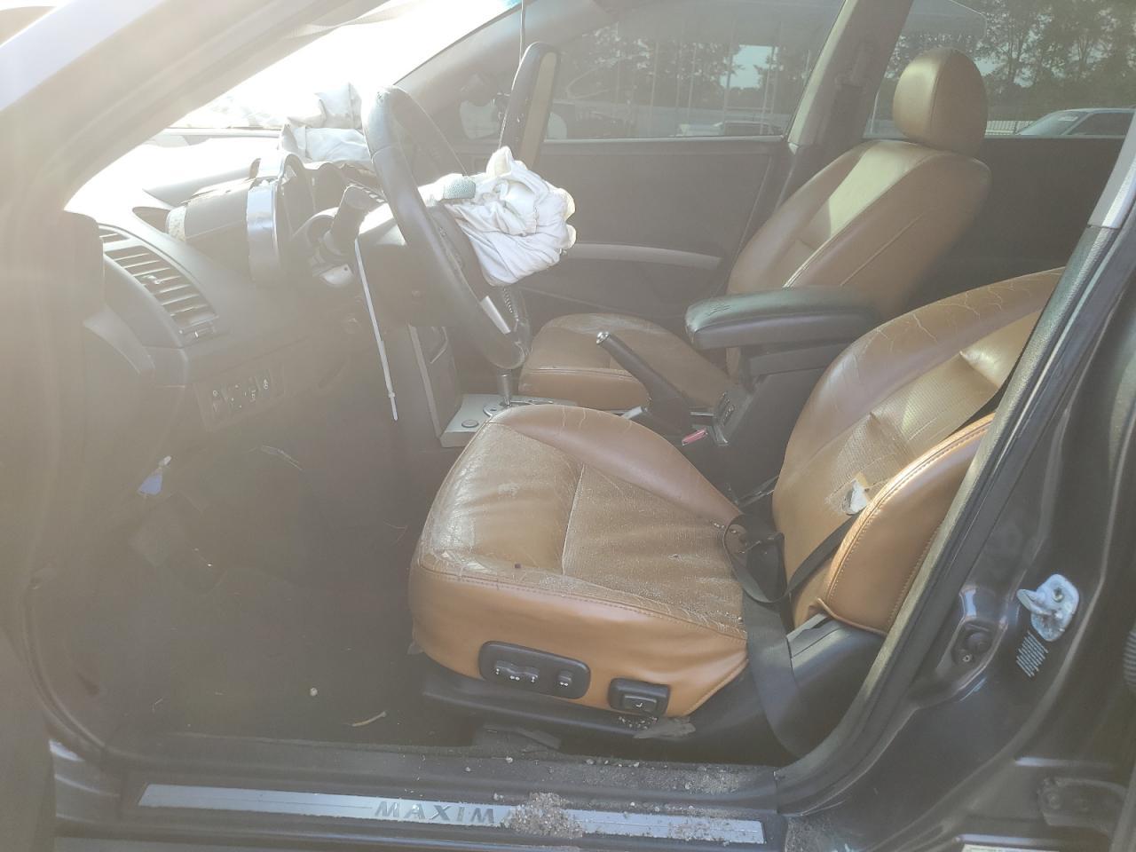 2004 NISSAN Maxima