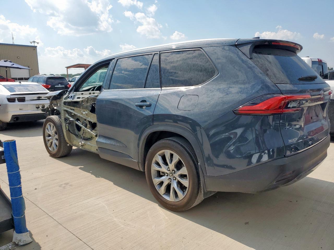 2024 TOYOTA HIGHLANDER