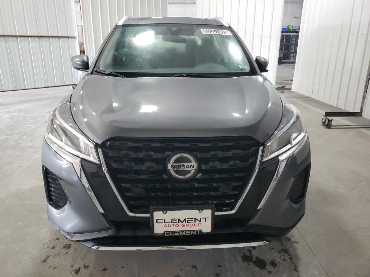 2021 NISSAN KICKS