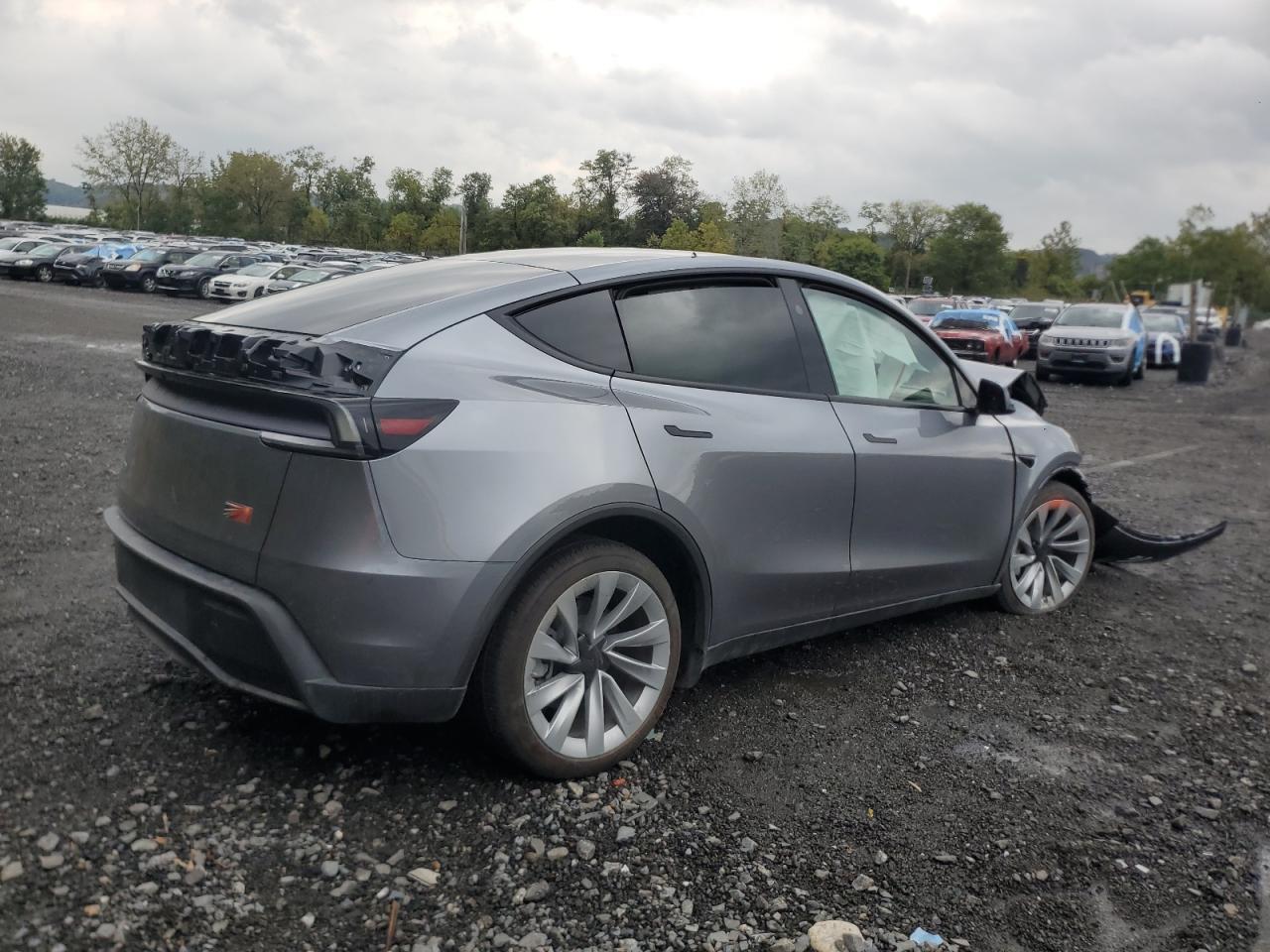2026 TESLA MODEL Y