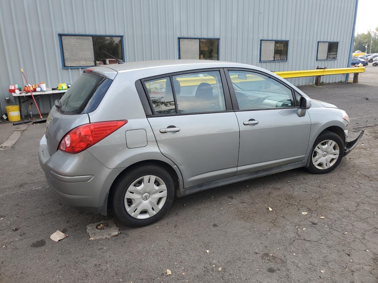 2011 NISSAN VERSA