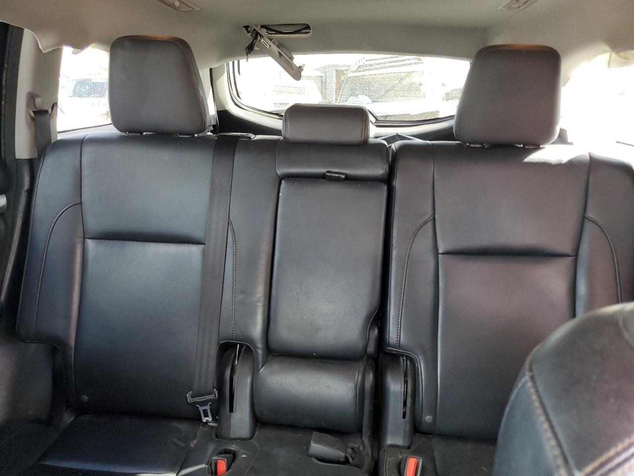 2016 TOYOTA HIGHLANDER