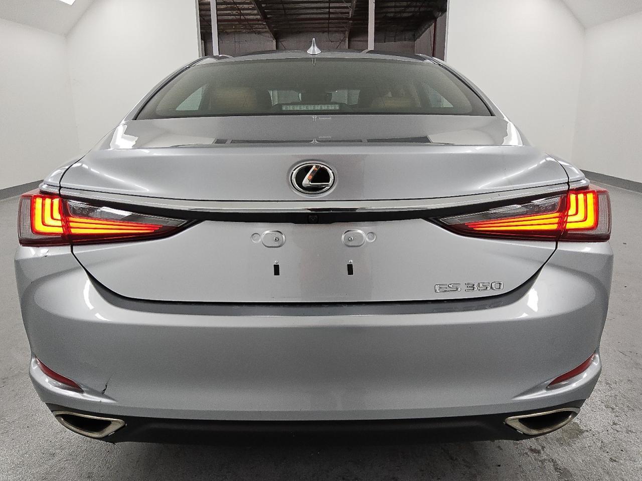 2024 LEXUS Es