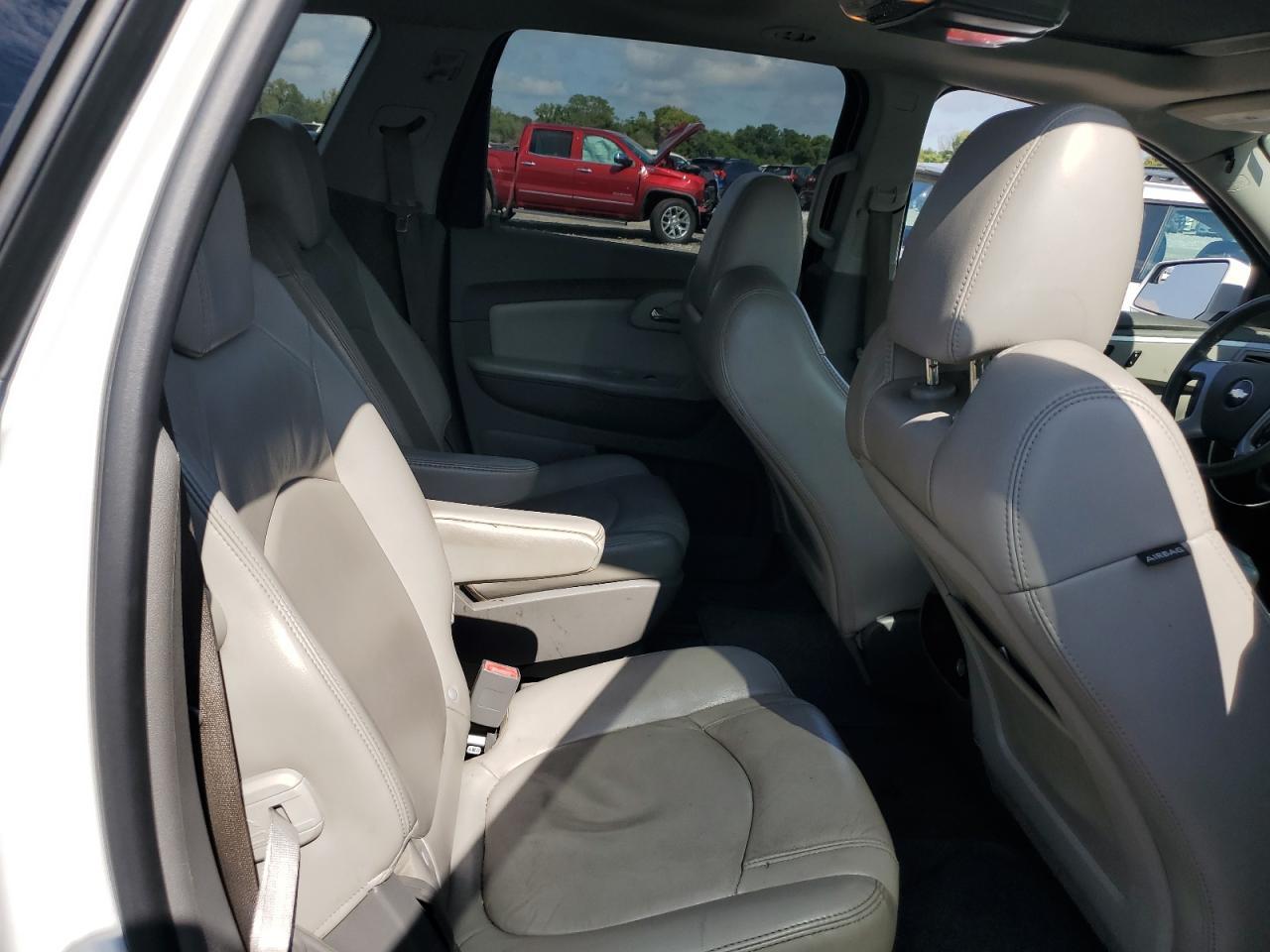 2010 CHEVROLET TRAVERSE