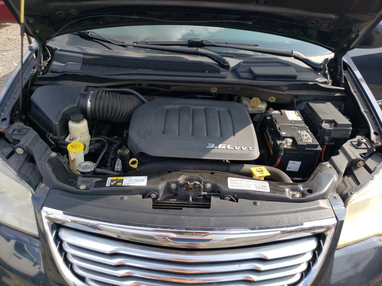 2014 CHRYSLER Town & Country
