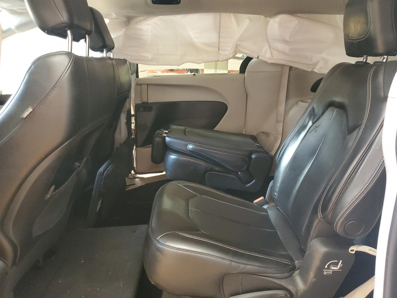 2021 CHRYSLER Voyager