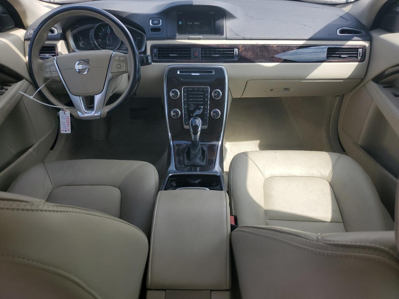 2015 VOLVO XC70