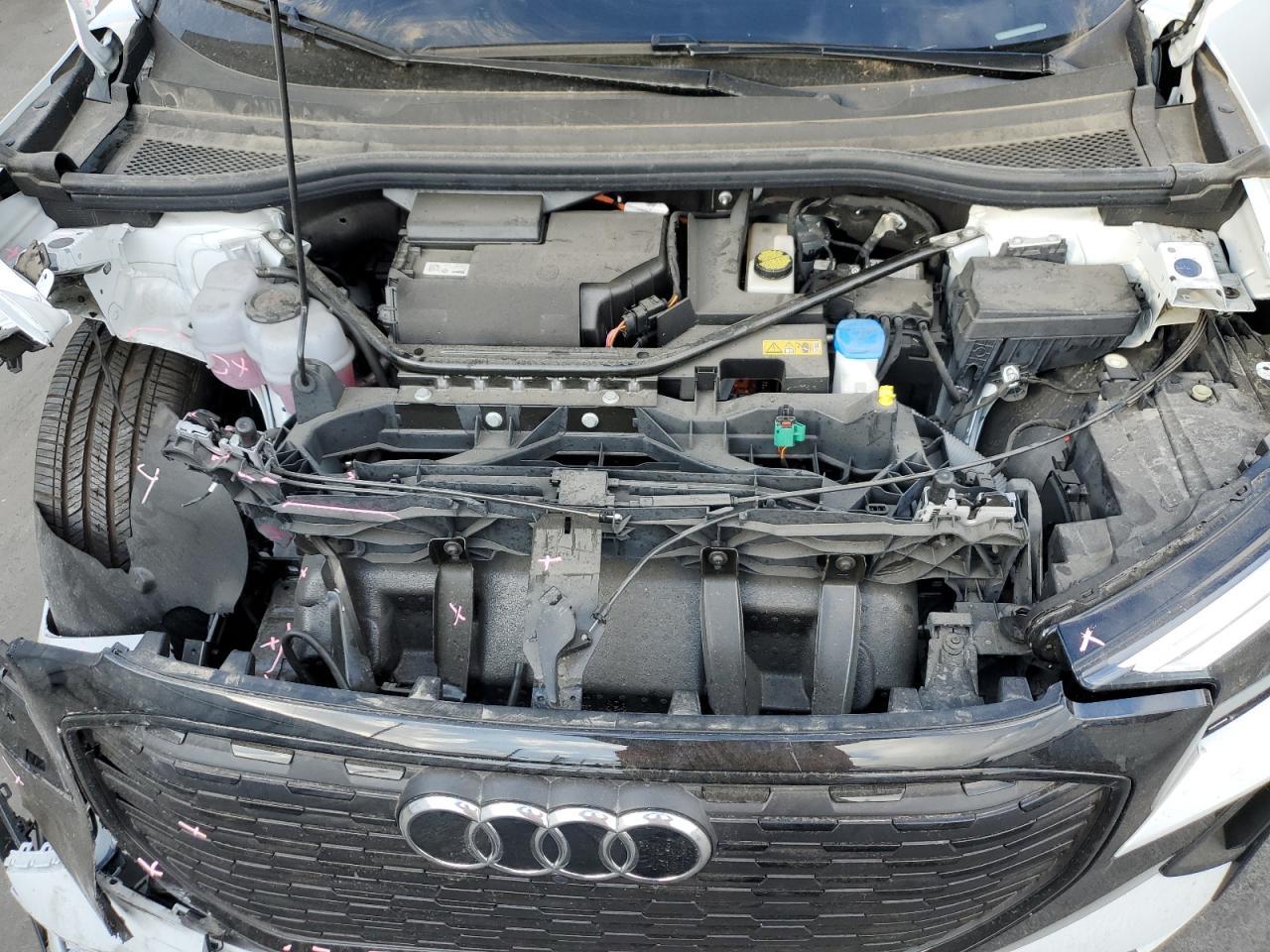 2024 AUDI Q4 e-tron