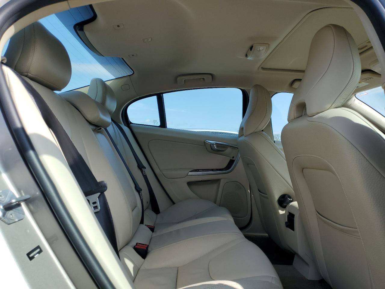 2014 VOLVO S60