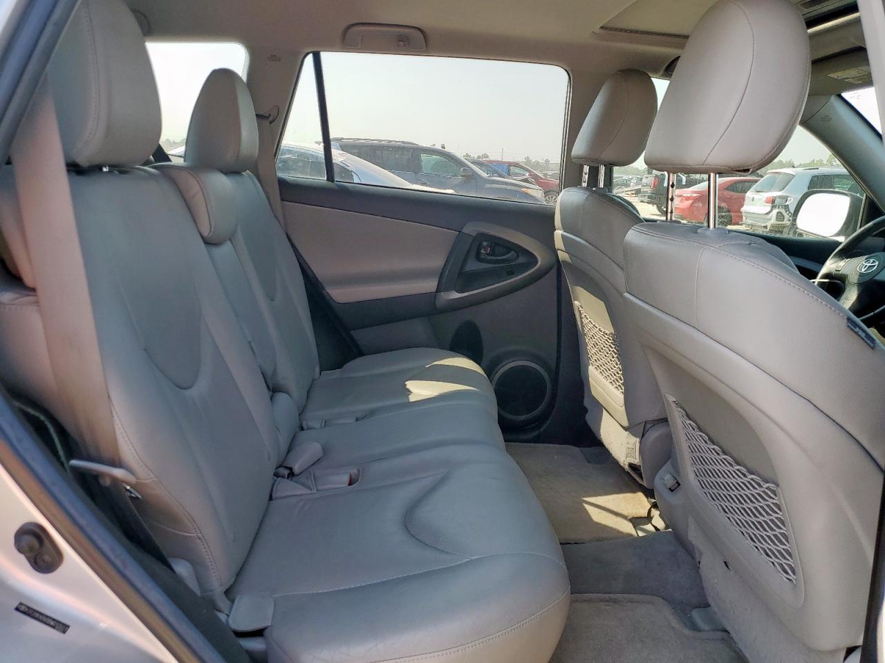 2011 TOYOTA RAV4